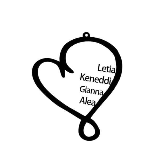 Collier personnalisé avec plusieurs prénoms en forme de cœur (1 à 6 prénoms)